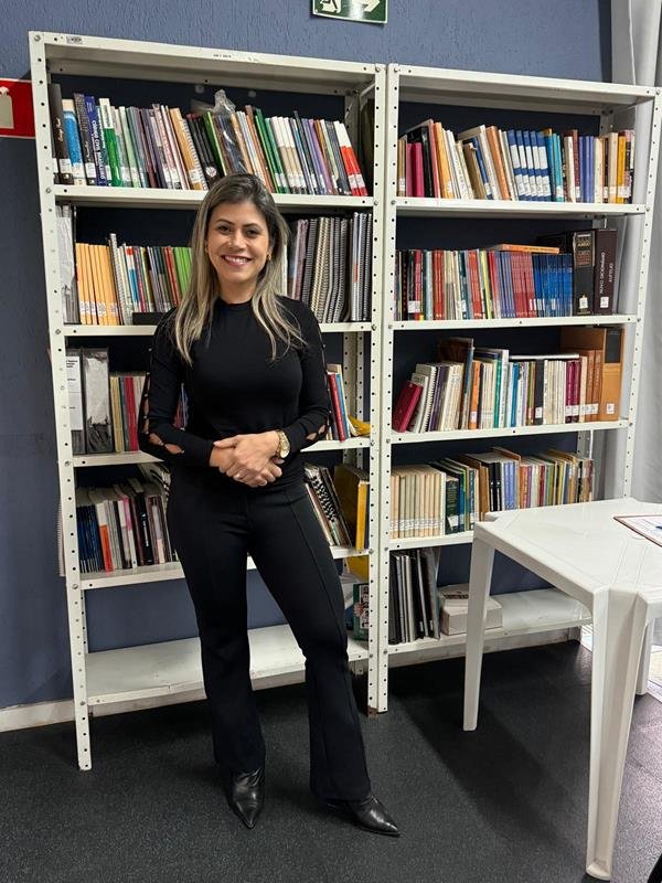 Psicóloga Poliane Oliveira Goulart Soares amplia atuação com atendimentos online e palestras sobre saúde mental