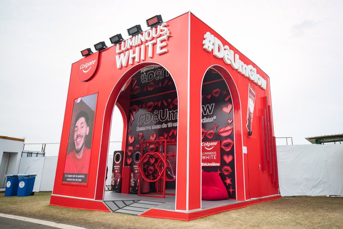 Colgate Luminous Glow cria experiência marcante no The Town 2 Colgate Luminous Glow cria experiência marcante no The Town