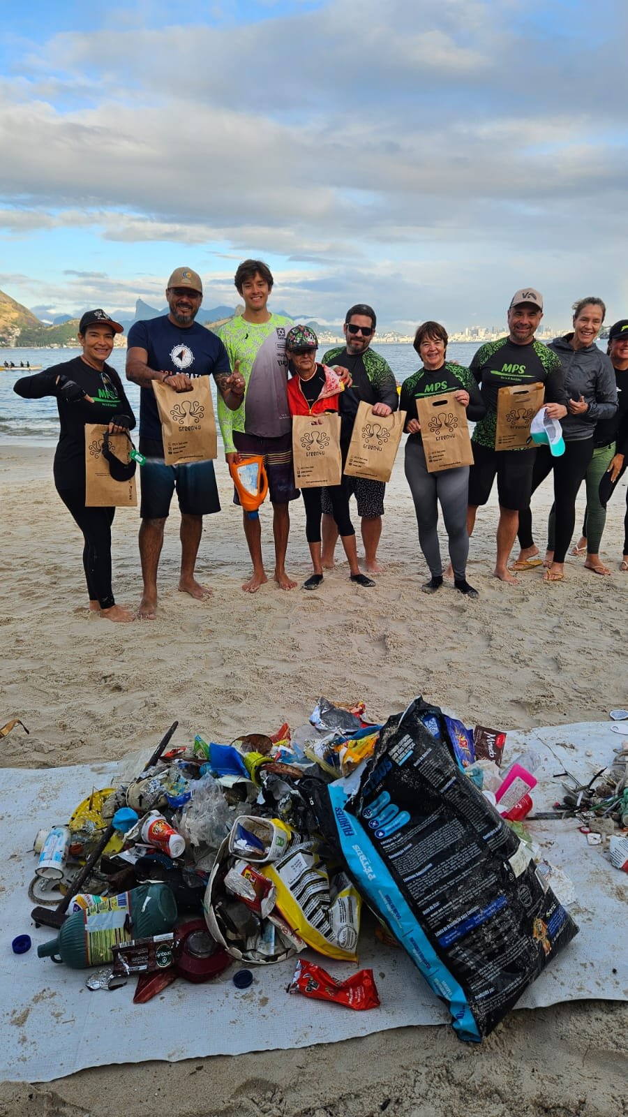 Mundial de VA’A em Niterói começa com mutirão de limpeza e batismo de canoas 2 Mundial de VA’A em Niterói começa com mutirão de limpeza e batismo de canoas