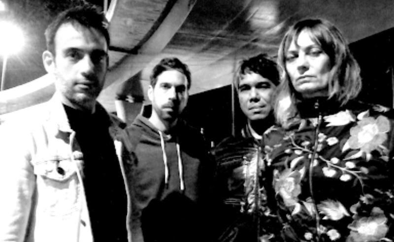 Firefriend, banda brasileira cultuada no underground internacional, lança 2 novos álbuns: ”Fuzz” e “Blue Radiation” Firefriend, banda brasileira cultuada no underground internacional, lança 2 novos álbuns: ”Fuzz” e “Blue Radiation”