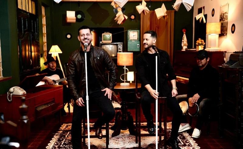 Maurício & Eduardo gravam DVD “Conexão” em Goiânia e iniciam nova fase na música sertaneja Maurício & Eduardo gravam DVD “Conexão” em Goiânia e iniciam nova fase na música sertaneja