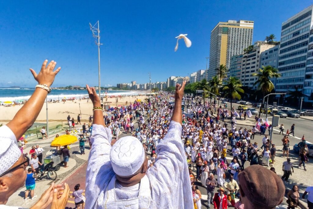 Cantando a Gente Se Entende encerra Caminhada pela Liberdade Religiosa 15a Caminhada Ivanir do Santos