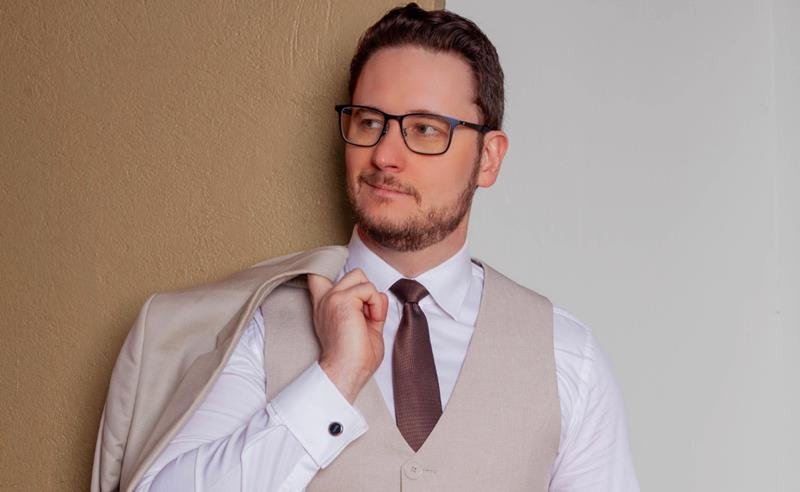 O toque artístico do renomado cirurgião plástico Dr. Wander Pirota O toque artístico do renomado cirurgião plástico Dr. Wander Pirota