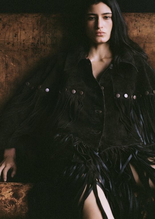 H&M lança coleção com Lorena Saravia no Brasil