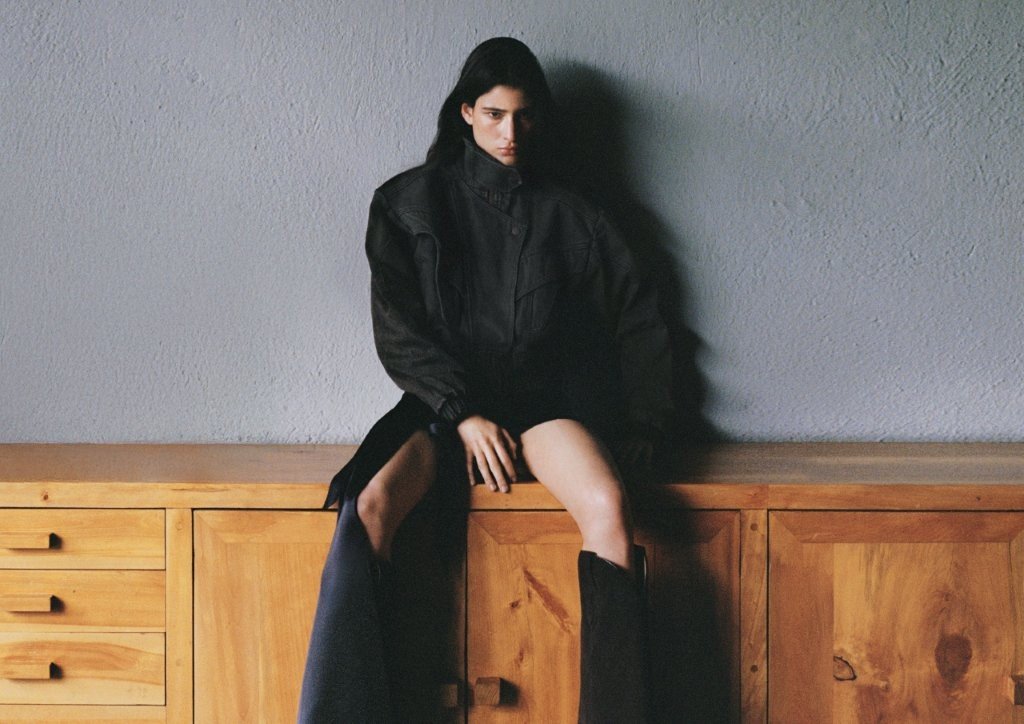 H&M lança coleção com Lorena Saravia no Brasil