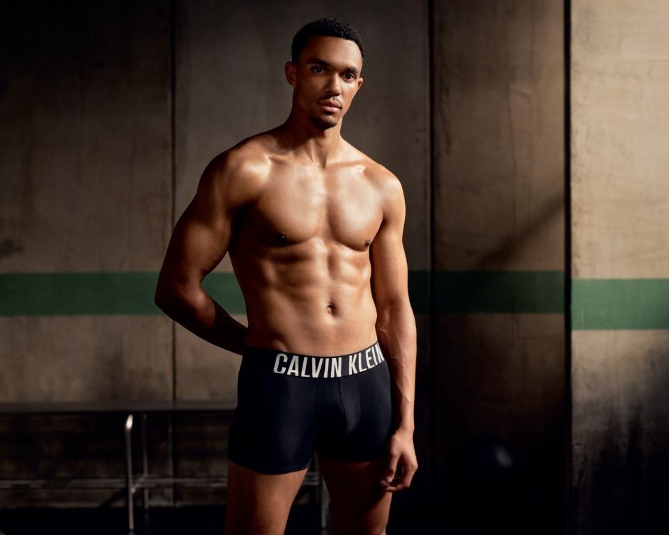 Calvin Klein apresenta campanha com Trent Alexander-Arnold 1 Calvin Klein apresenta campanha com Trent Alexander-Arnold