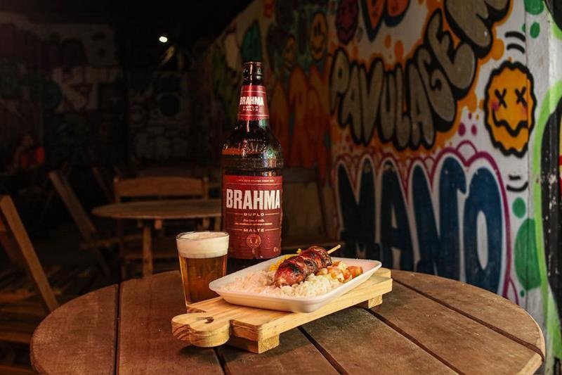 Ambev e Brahma apresentam rota inédita de bares com harmonização especial entre pratos clássicos e cerveja