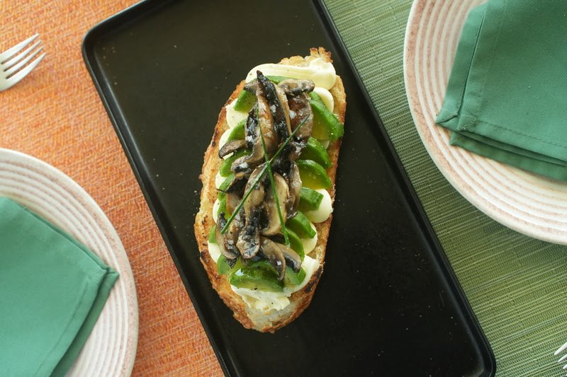 At Rio Rooftop celebra um ano com arte, música e novo menu At Rio Rooftop celebra um ano com arte, música e novo menu