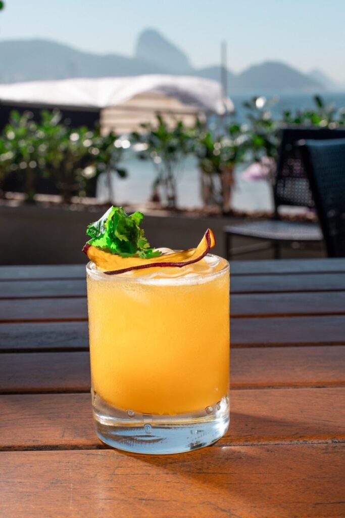 Caroteno do Tropìk é eleito entre os melhores drinks do Rio Caroteno do Tropìk é eleito entre os melhores drinks do Rio