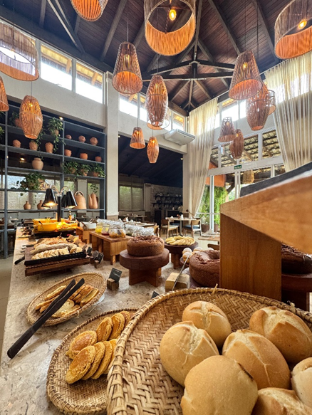Hotel Ponta de Inhambupe transforma café da manhã em ritual sensorial em Baixio