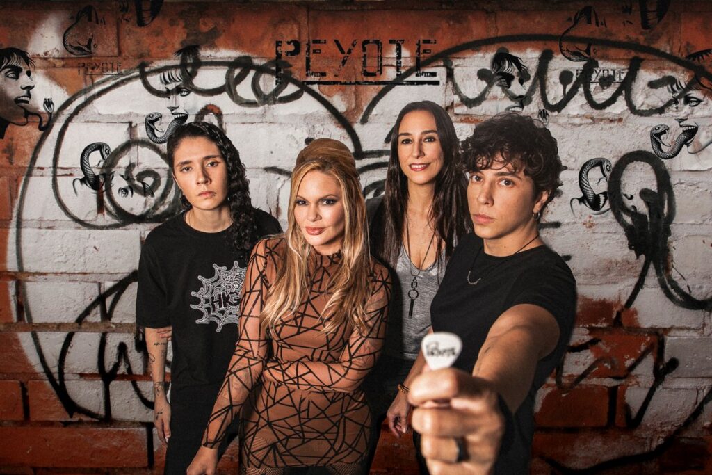 “Ciclos” é o novo lançamento da Banda Peyote, pela Caravela RecordsA Banda Peyote lança o single  “Ciclos”, no próximo dia 17 de outubro, pela Caravela Records, como uma homenagem à sua própria história, em todas as plataformas, com participação de Facundo Ezequiel no trompete. “Ciclos” é o novo lançamento da Banda Peyote, pela Caravela RecordsA Banda Peyote lança o single  “Ciclos”, no próximo dia 17 de outubro, pela Caravela Records, como uma homenagem à sua própria história, em todas as plataformas, com participação de Facundo Ezequiel no trompete.