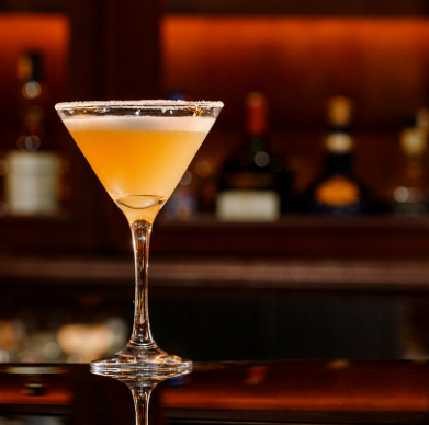 Bar Charles Edward combina cozinha italiana, coquetelaria e rock no Itaim