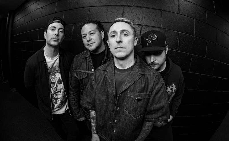 Yellowcard lança o aguardado novo álbum Better Days, produzido por Travis Barker Yellowcard lança o aguardado novo álbum Better Days, produzido por Travis Barker