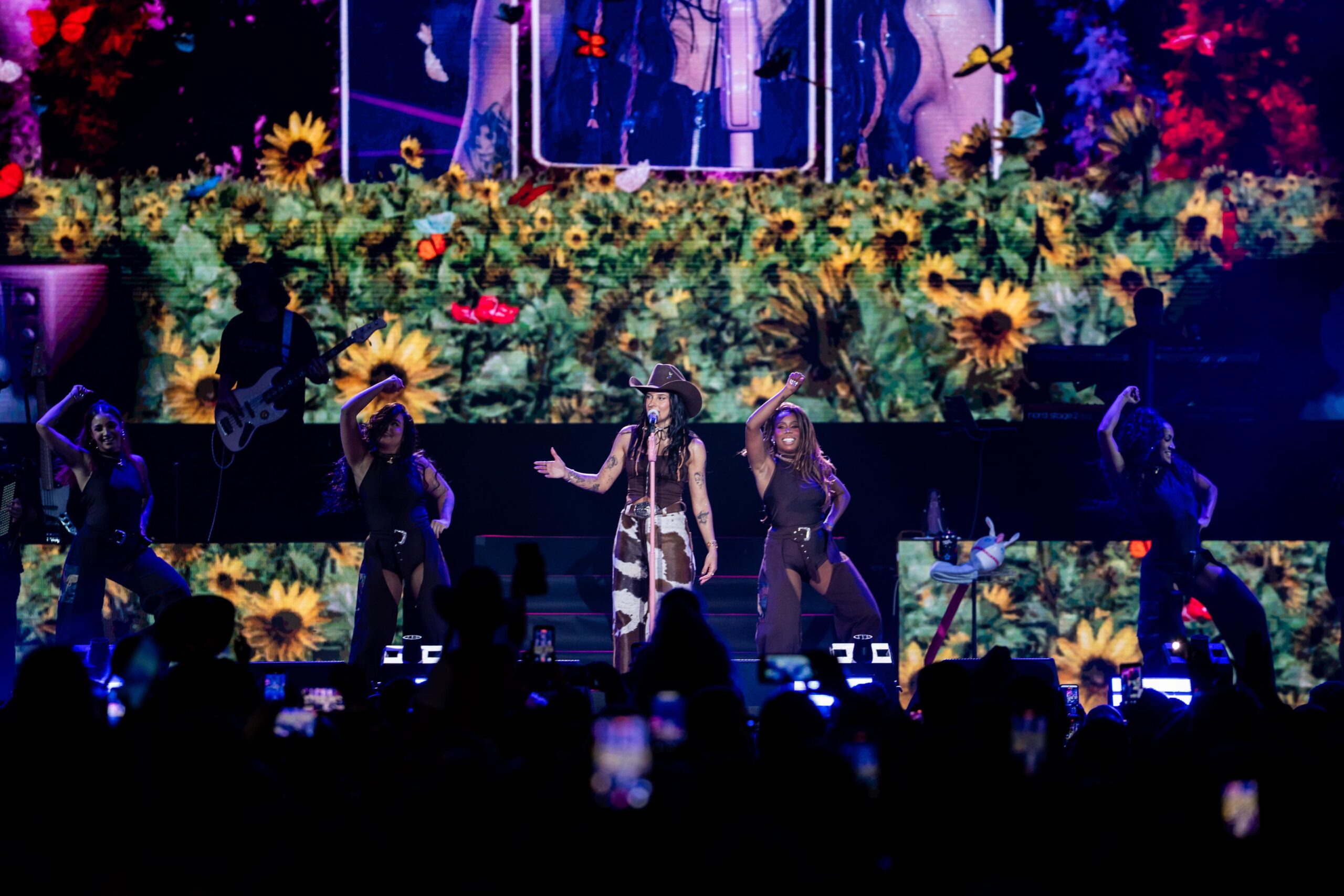 Ana Castela encerra turnê em Portugal com shows lotados e muita emoção