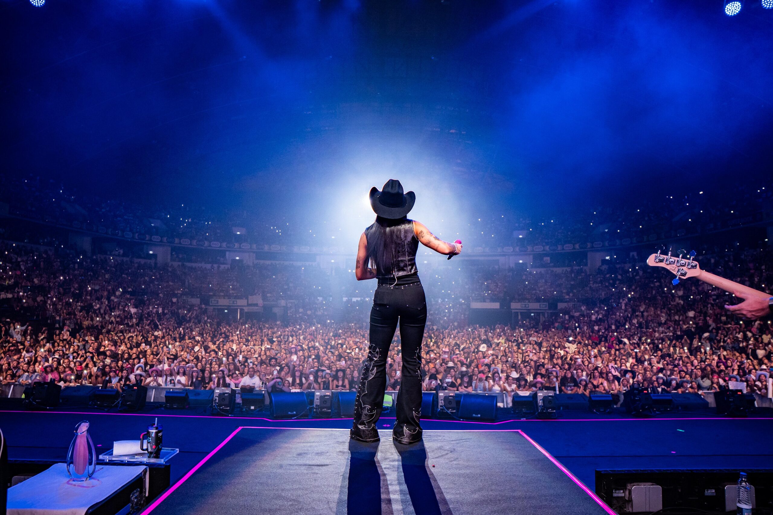 Ana Castela encerra turnê em Portugal com shows lotados e muita emoção