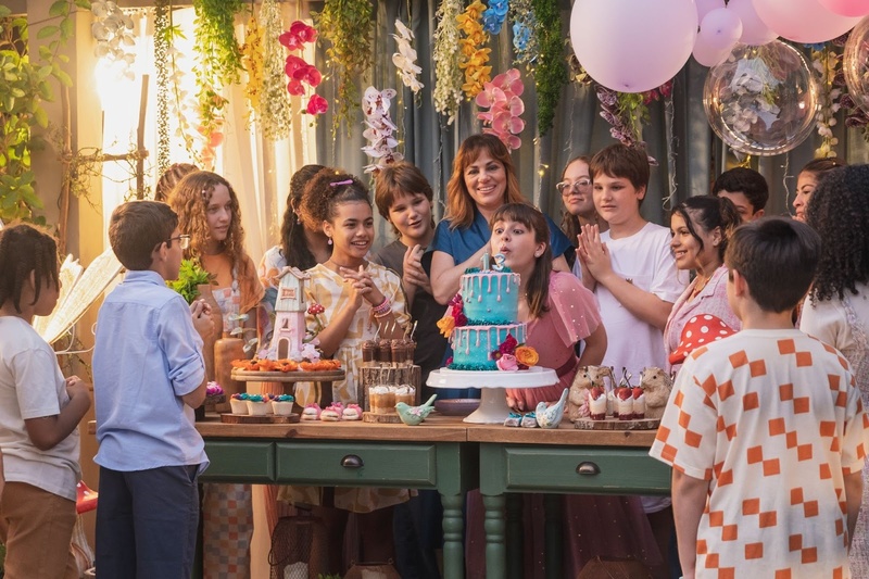 Suspense “#SalveRosa” estreia nos cinemas após prêmio no Rio