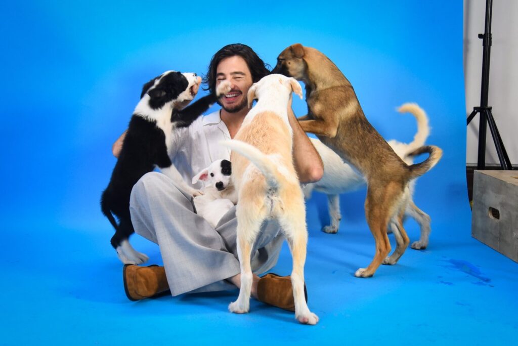 Tiago Iorc lança versão de “Oração de São Francisco” e apoia ONG de proteção animal