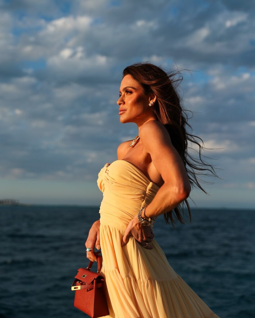 Juju Norremose revela cores perfeitas para looks monocromáticos da primavera-verão