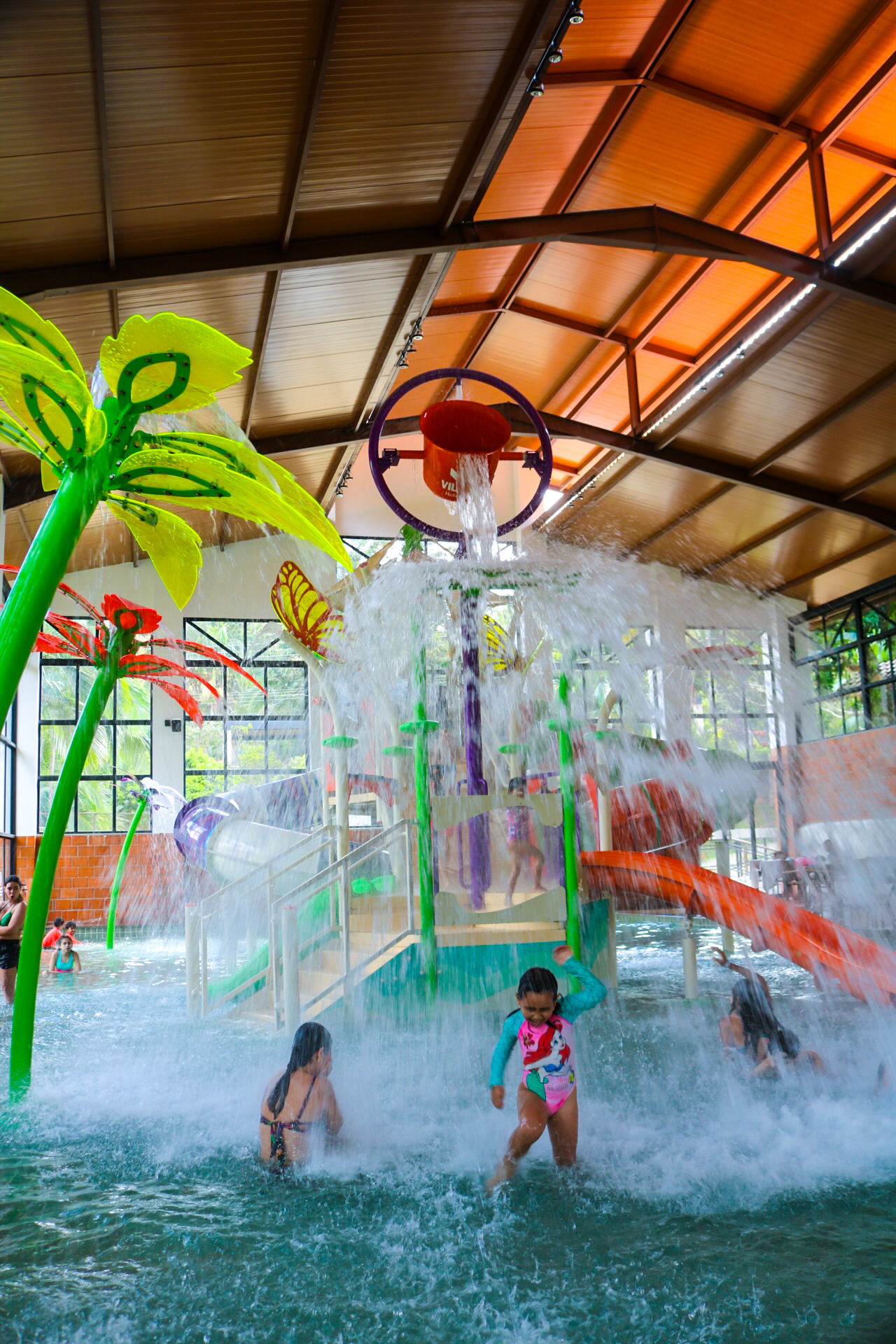Dia do Sanduíche: Hotel Fazenda Vilarejo celebra a data com receita saudável e experiência à beira da piscina