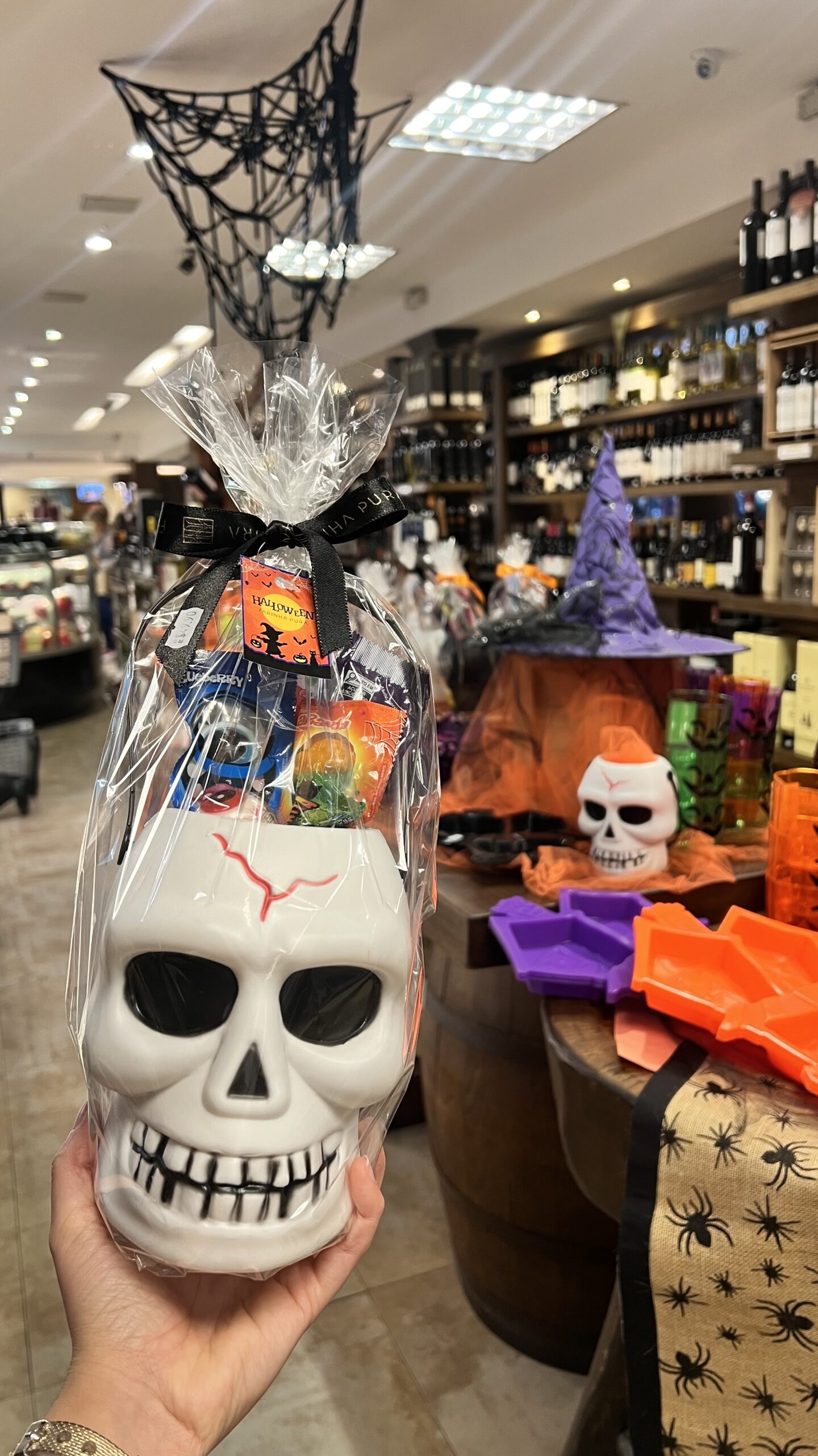 Empório Farinha Pura celebra o Halloween com kits temáticos e criativos