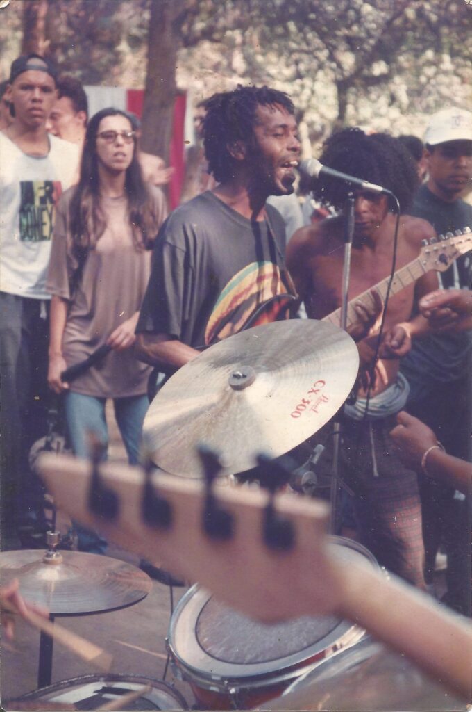 Documentário ‘Eu Sou a Onda’ celebra legado de Bira Rasta no MAC Documentário ‘Eu Sou a Onda’ celebra legado de Bira Rasta no MAC