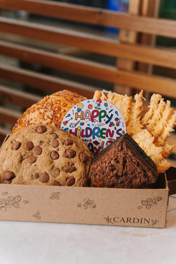 Café Cardin celebra Dia das Crianças com kits especiais