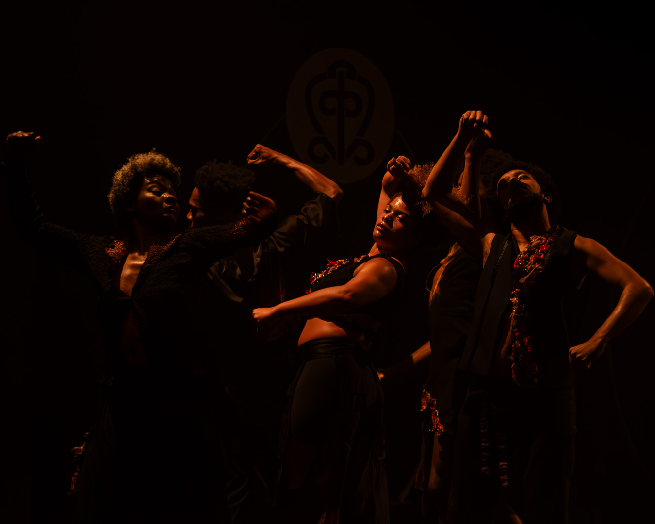 Espetáculo “Carvão”, da Cia. Sansacroma, retorna a SP com apresentações gratuitas