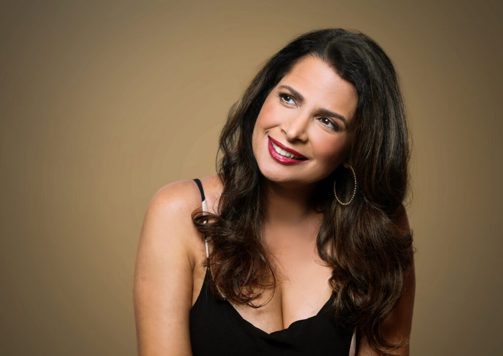 Daniela Colla celebra 35 anos de carreira no palco do Vinicius Show Daniela Colla celebra 35 anos de carreira no palco do Vinicius Show