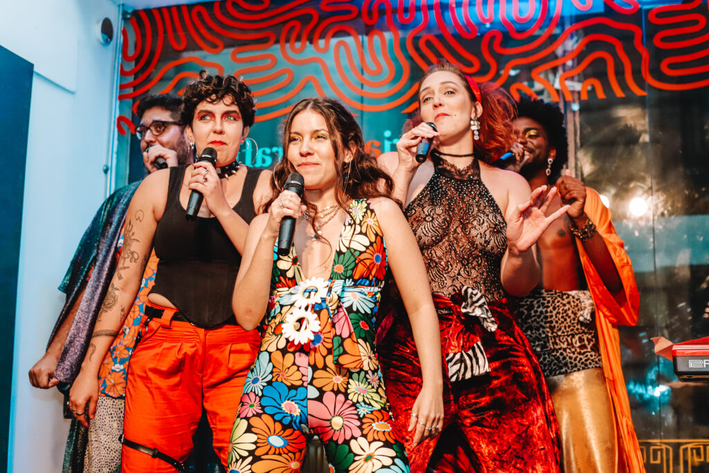 Espetáculo “A Sala de Jantar das Gaiolas” estreia no Centro do Rio com teatro, música e cabaré Espetáculo “A Sala de Jantar das Gaiolas” estreia no Centro do Rio com teatro, música e cabaré