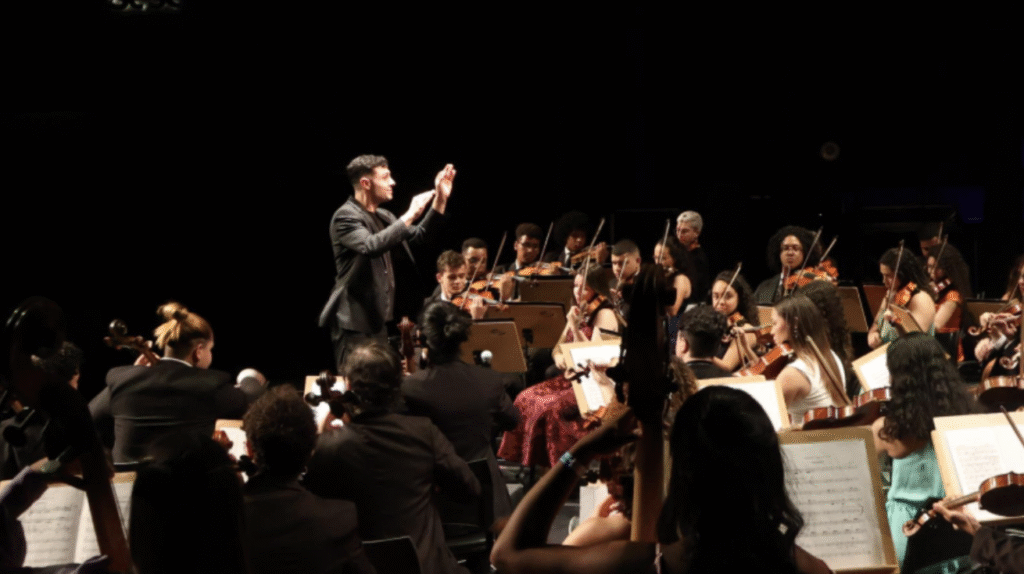 Baccarelli apresenta: Orquestra Sinfônica Heliópolis em concerto com obras de Brahms e Schumann no Sesc 14 Bis