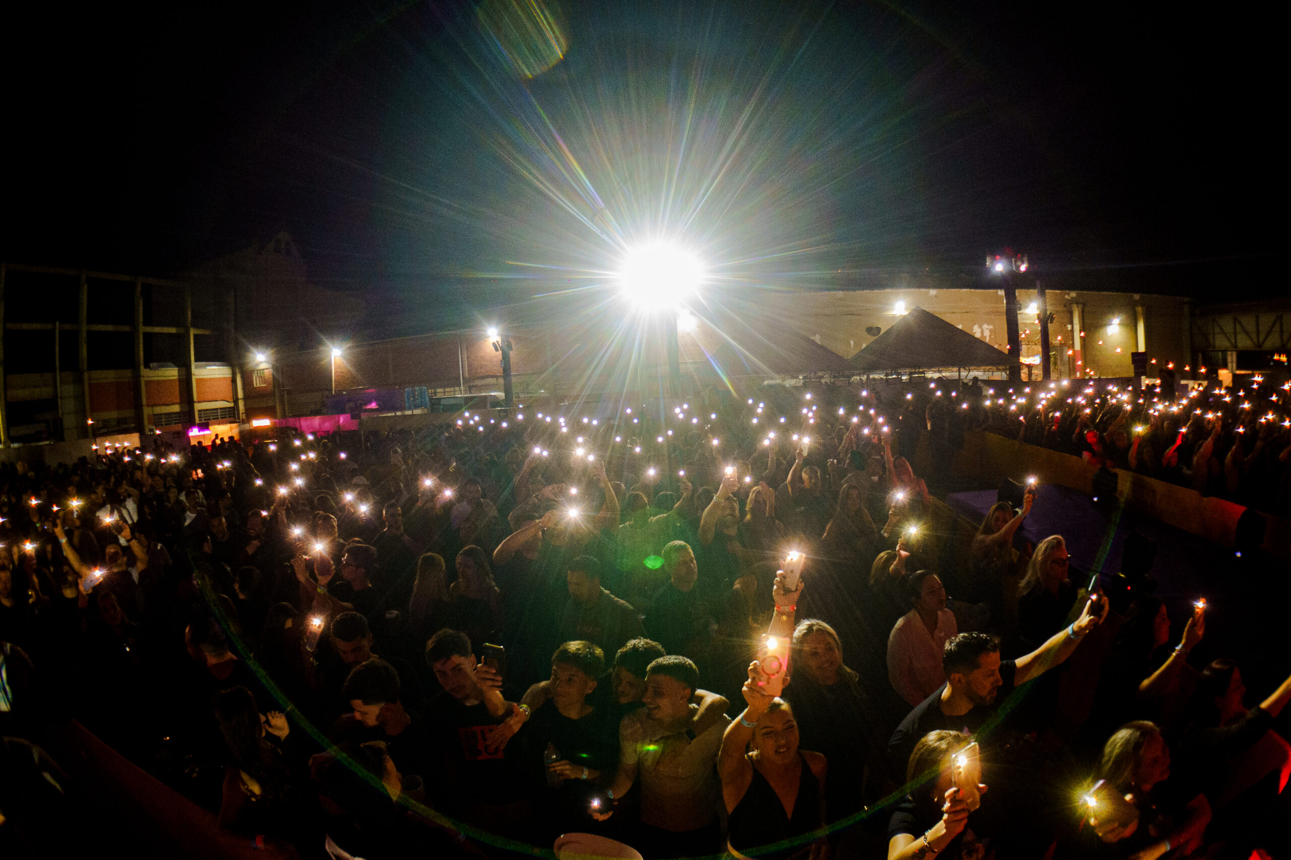 Grupo Chocolate grava novo audiovisual com casa cheia em Porto Alegre