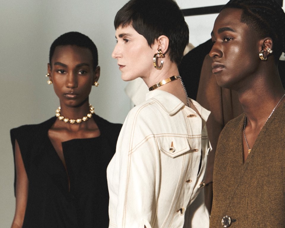 Hector Albertazzi e Alexandre Herchcovitch lançam collab exclusiva de acessórios