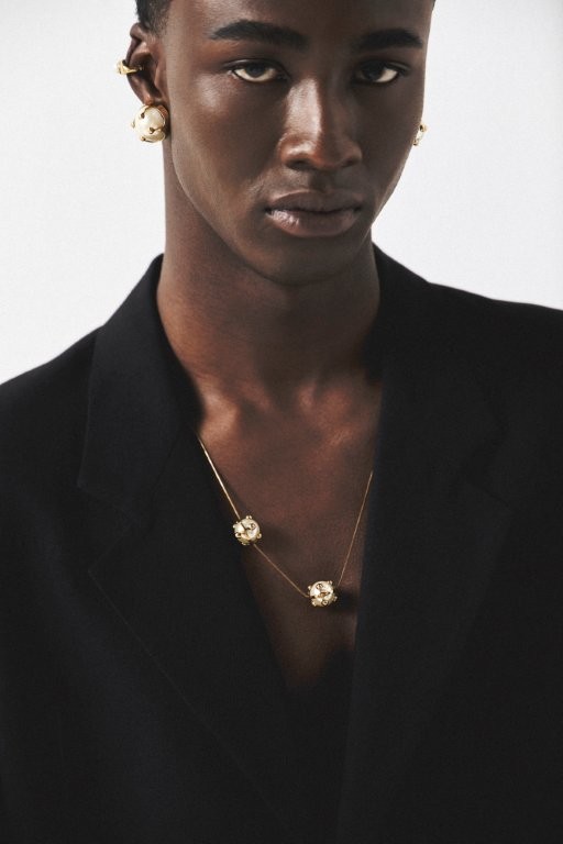 Hector Albertazzi e Alexandre Herchcovitch lançam collab exclusiva de acessórios