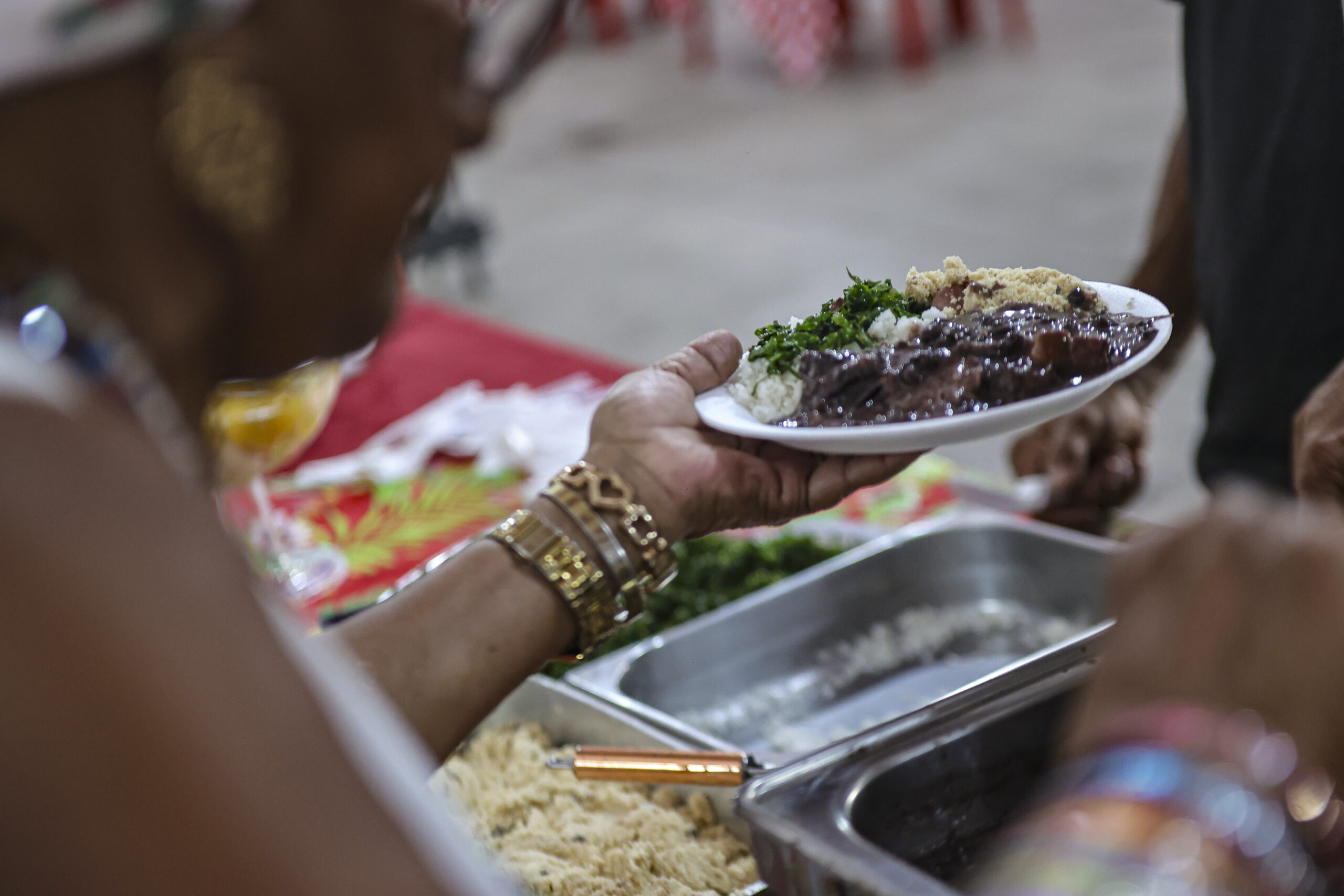 Feijoada e samba marcam o feriado da República no Porto da Pedra