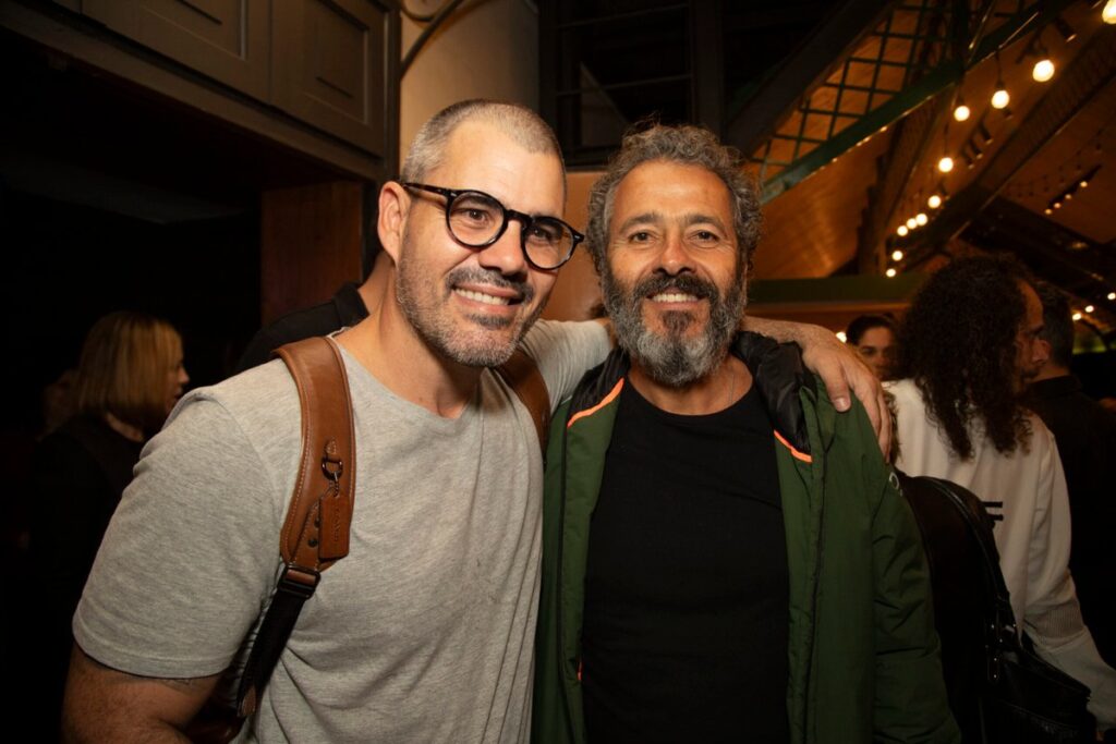 Marcos Palmeira prestigia estreia de Juliano Cazarré no teatro