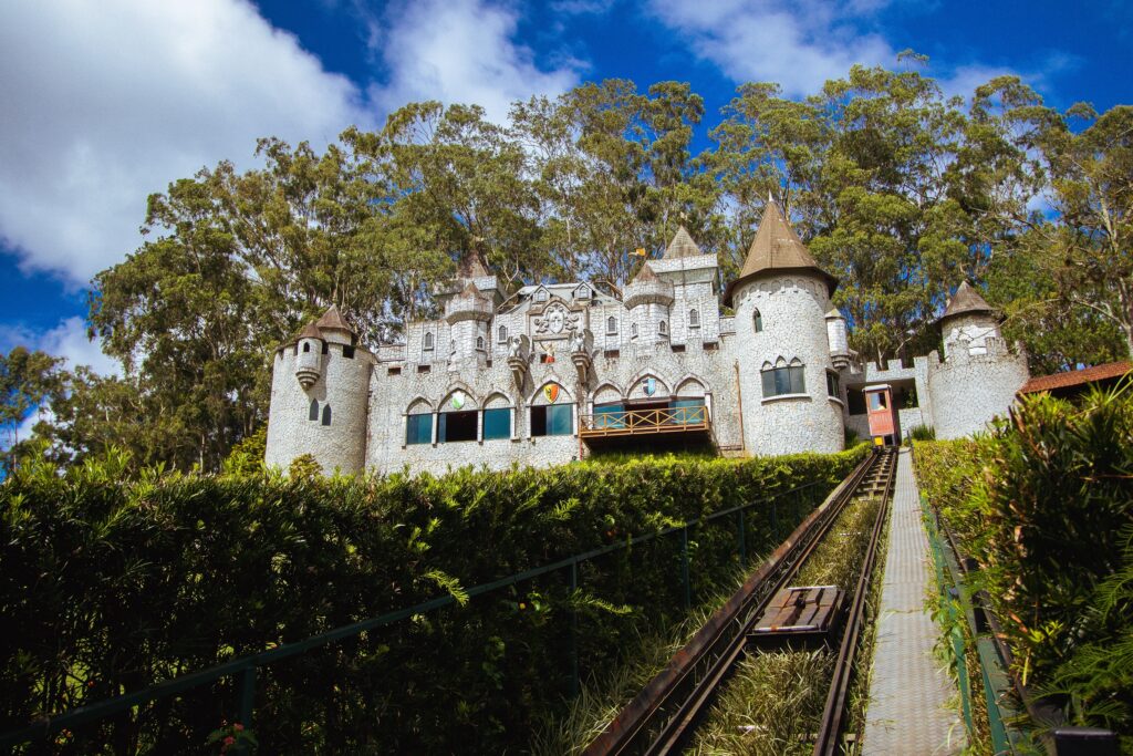 Mônica Paixão comemora novo recorde de faturamento do Le Canton com aumento de 14% na receita em outubro Mônica Paixão comemora novo recorde de faturamento do Le Canton com aumento de 14% na receita em outubro