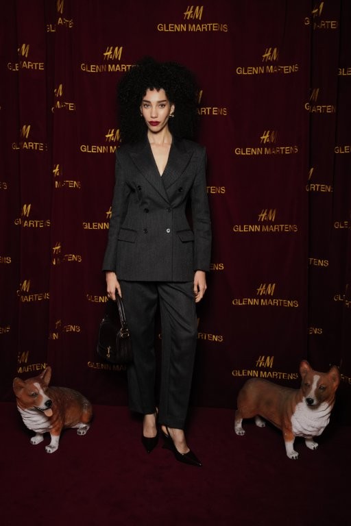 H&M e Glenn Martens celebram coleção com house party em Londres