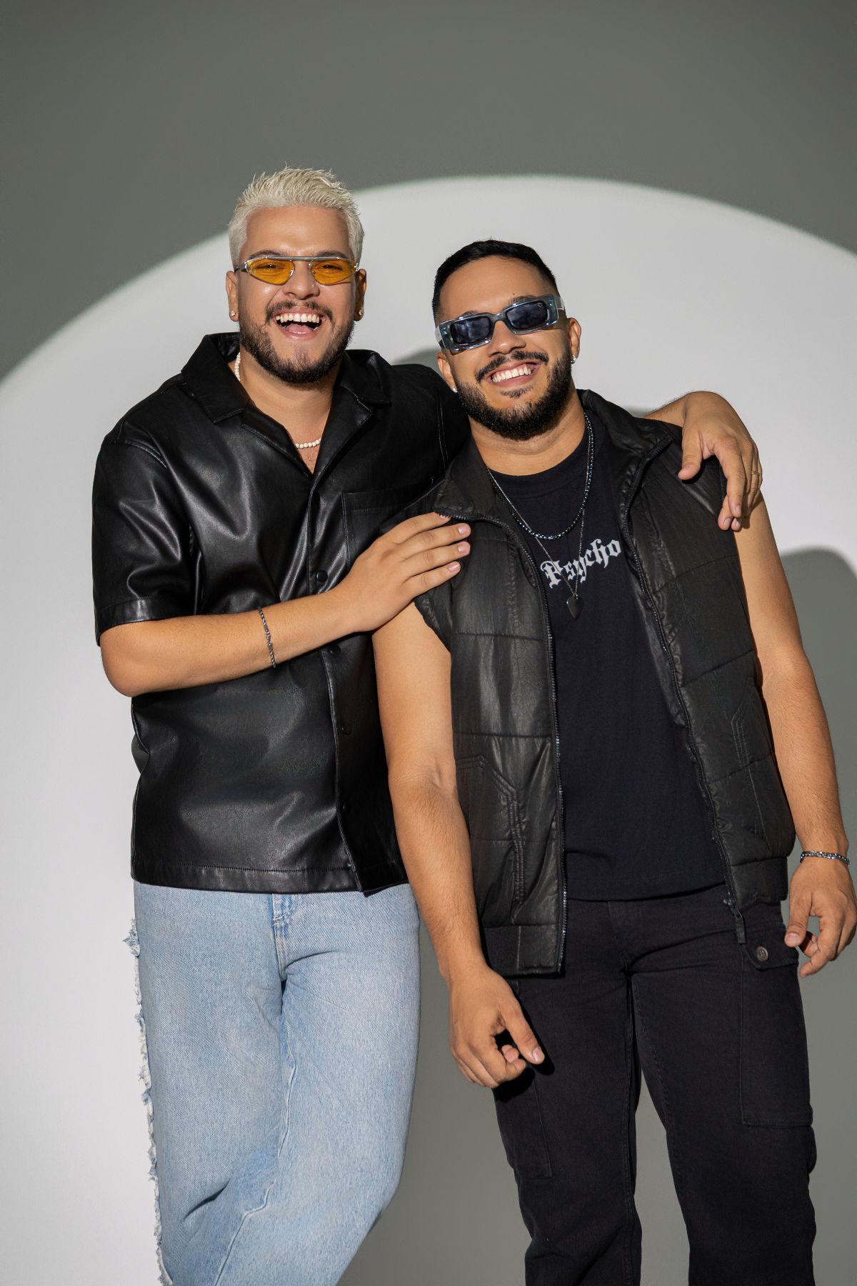 Pedro & Leão conquistam o público com talento e sintonia no pagode