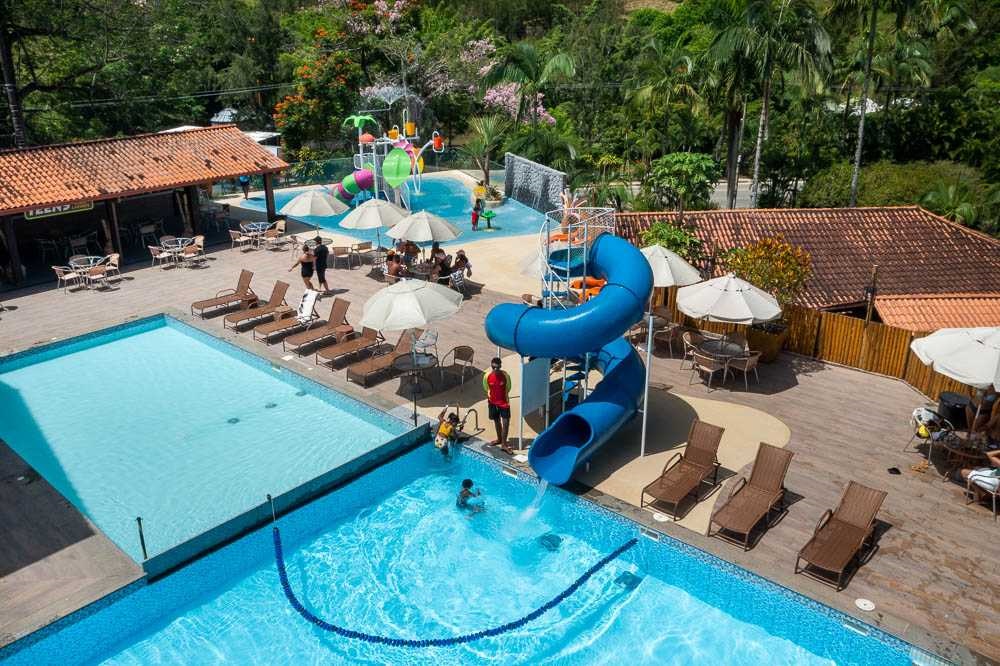 Dia do Sanduíche: Hotel Fazenda Vilarejo celebra a data com receita saudável e experiência à beira da piscina