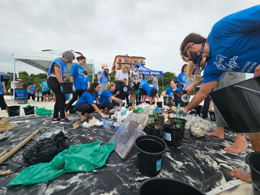 Projeto Dazum Banho promove Maratona de Educação Ambiental durante a Maratona de Jurerê Projeto Dazum Banho promove Maratona de Educação Ambiental durante a Maratona de Jurerê