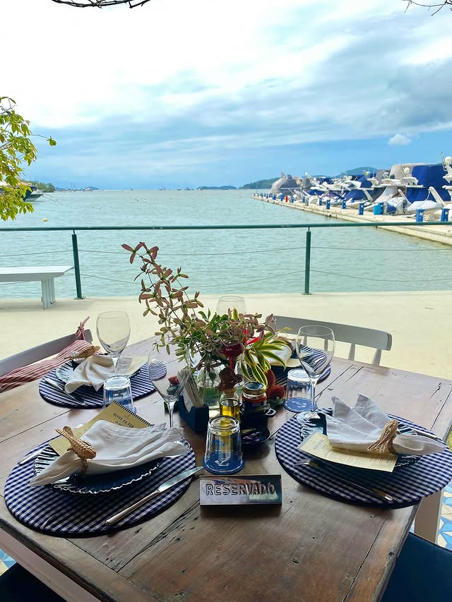 Entre ilhas, spas e restaurantes: Cris Buffara revela o charme da Costa Verde