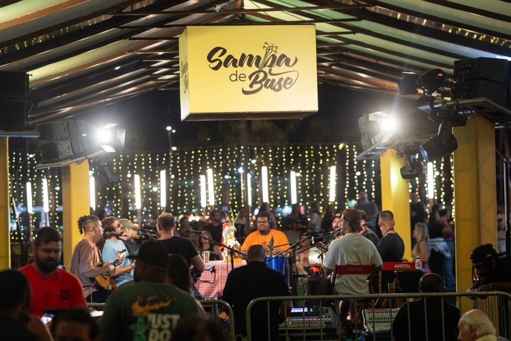 Oktoberfest agita Shopping Metropolitano Barra com música e diversão Oktoberfest agita Shopping Metropolitano Barra com música e diversão