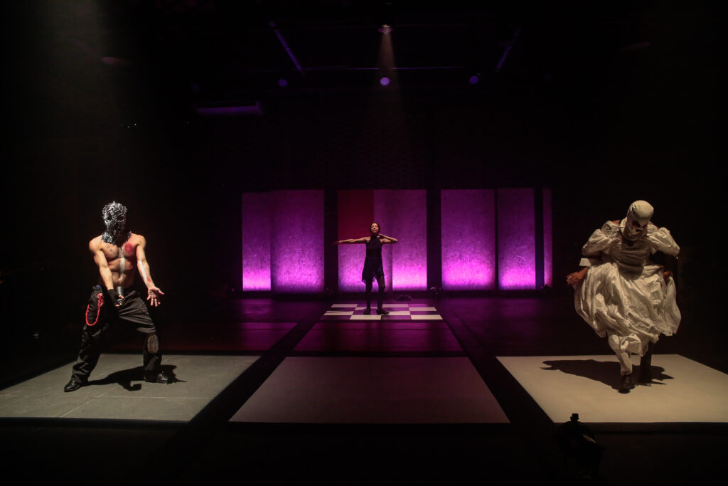 Espetáculo “Veias Abertas 60 30 15” realiza temporada no Teatro Sérgio Porto inspirada em Eduardo Galeano Espetáculo “Veias Abertas 60 30 15” realiza temporada no Teatro Sérgio Porto inspirada em Eduardo Galeano