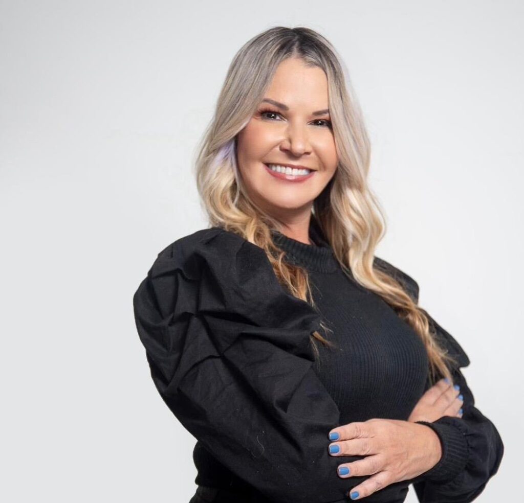 Viviane Fernandes assume novo biênio na ABAV-RJ e reforça o turismo