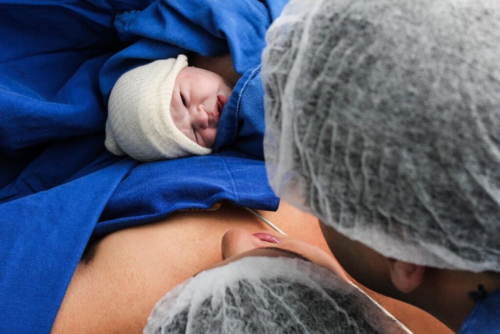 Curso de prevenção de acidentes com bebês e crianças objetiva reduzir mortes no Brasil
