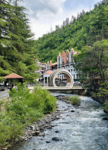 Enoturismo: Geórgia conquista brasileiros com vinhos milenares e paisagens impressionantes