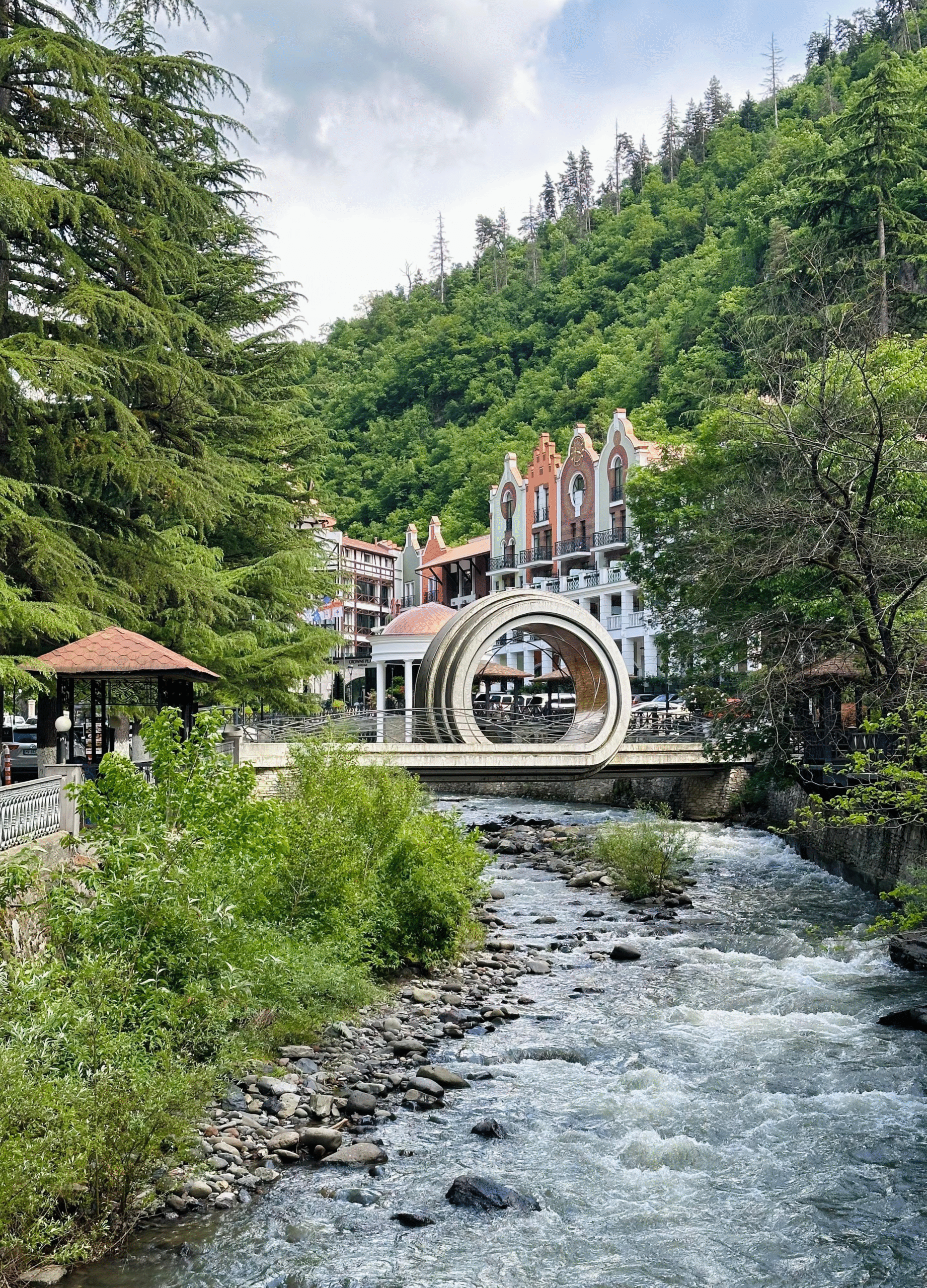 Enoturismo: Geórgia conquista brasileiros com vinhos milenares e paisagens impressionantes
