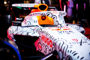 Visa Cash App Racing Bulls celebra GP do Brasil com arte urbana no Beco do Batman