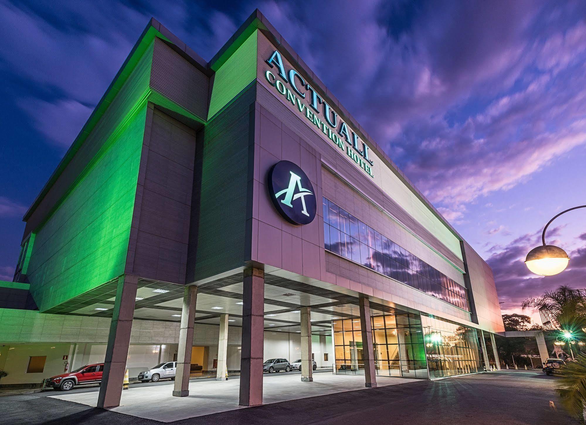 Cinco destinos da Summit Hotels para aproveitar o próximo feriado com conforto