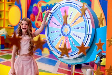 SBT estreia “Domingo Animado” com Juju Penido no comando